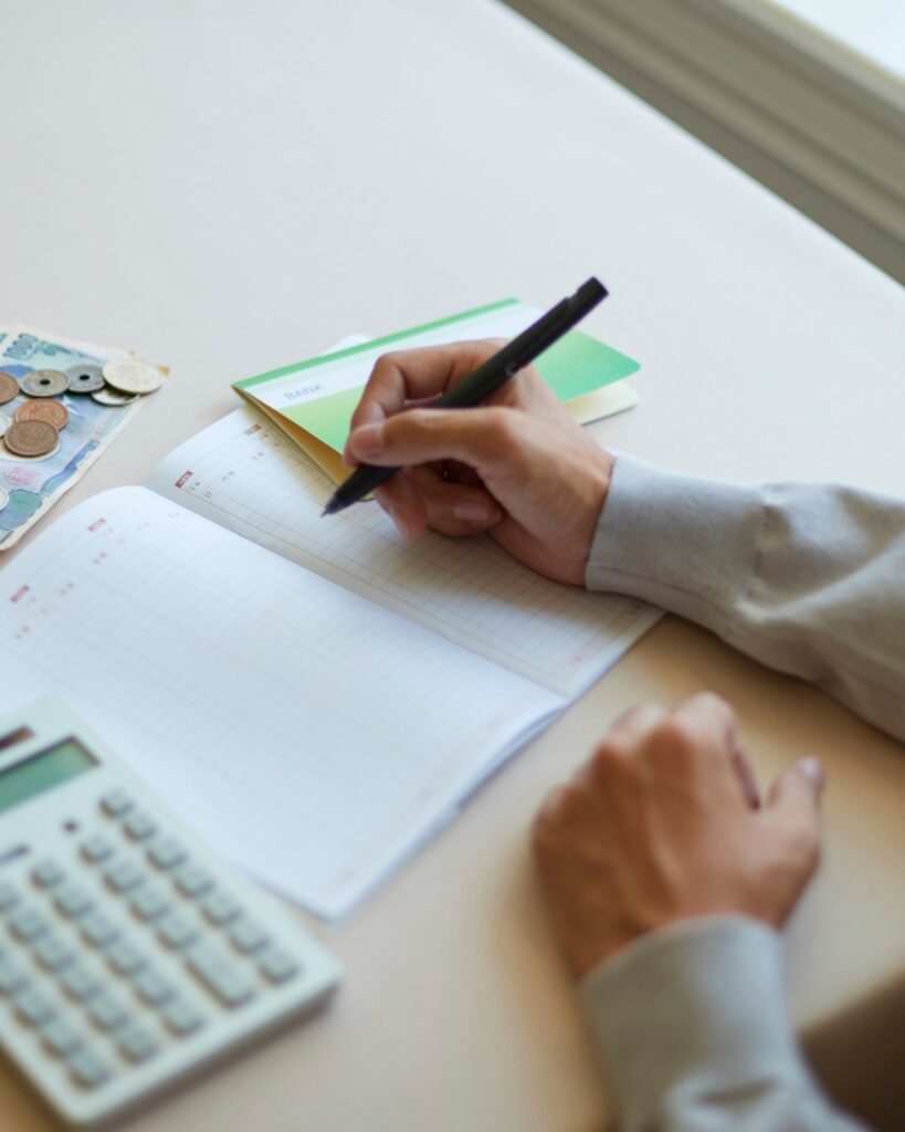 ניהול ההכנסות וההוצאות בעבר כדי לצפות את העתיד